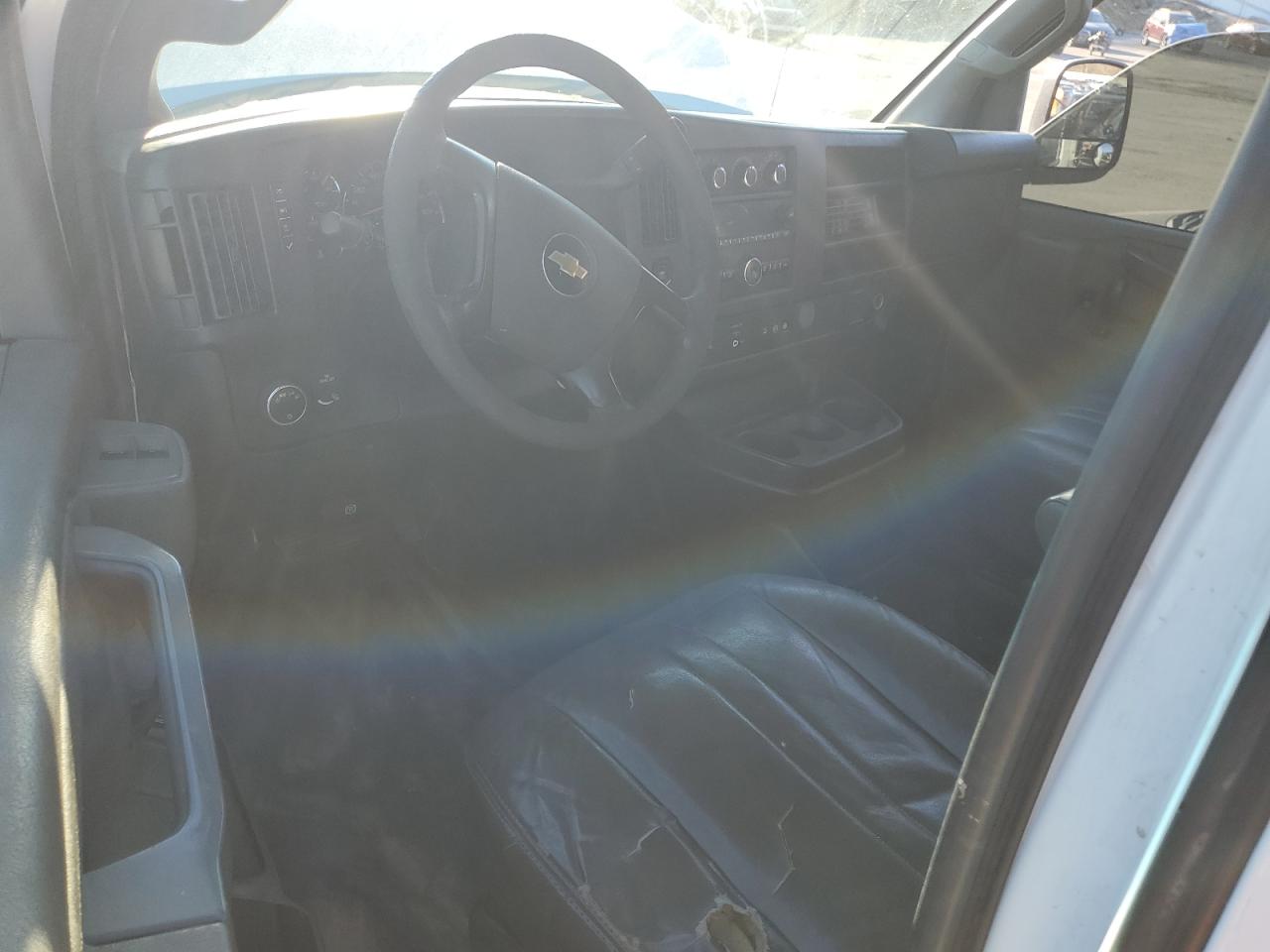 Chevrolet Express Image 4