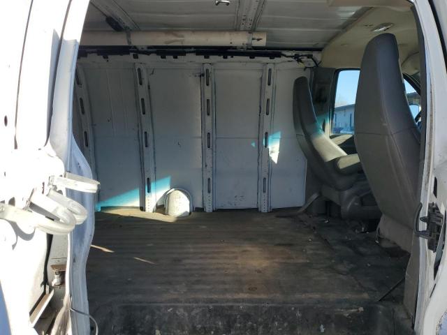 Chevrolet Express Image 10