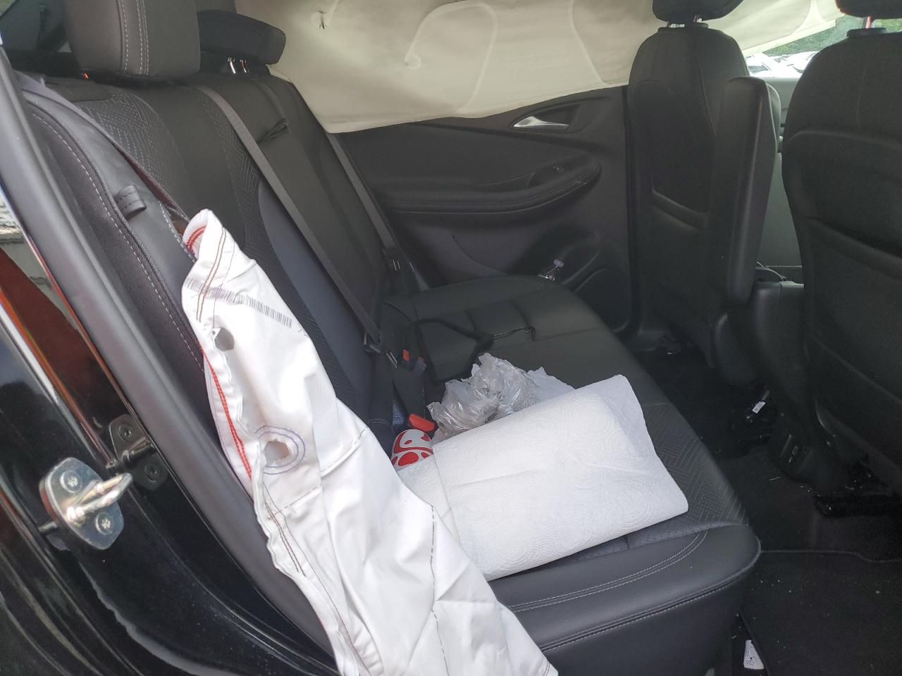 Buick Encore Essence Image 7