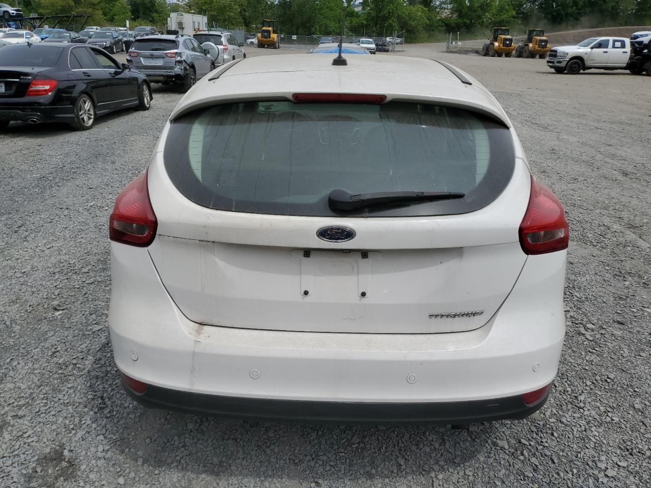 Ford Focus Titanium Image 11