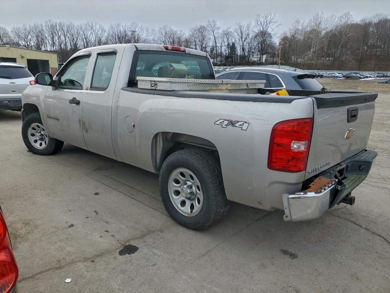 Chevrolet Silverado K1500 Image 3