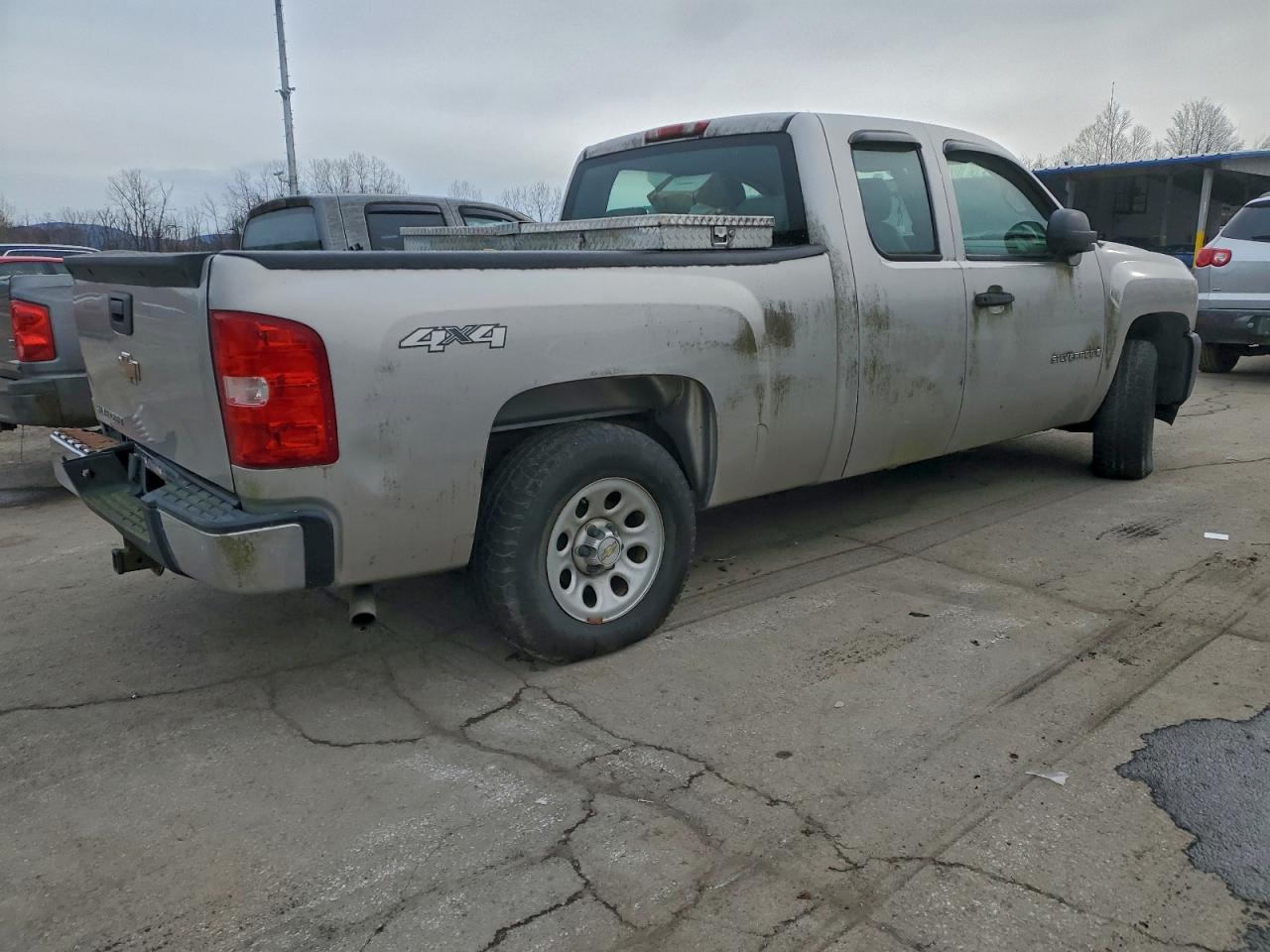 Chevrolet Silverado K1500 Image 4