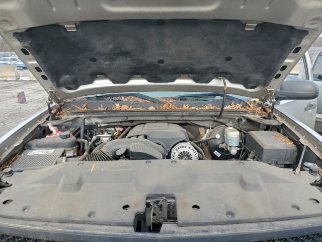 Chevrolet Silverado K1500 Image 8