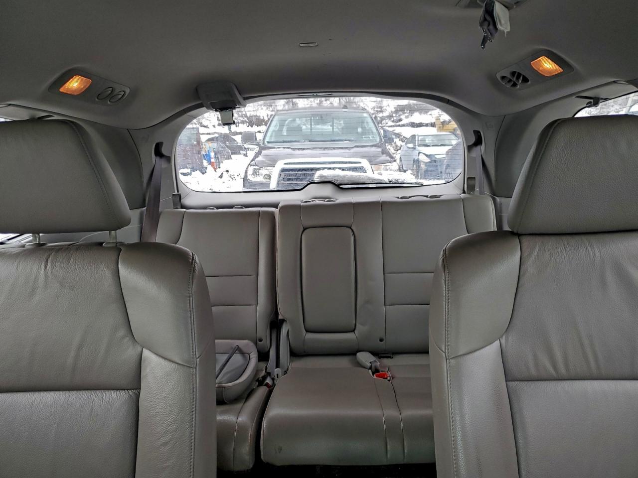 Honda Odyssey Touring Image 10