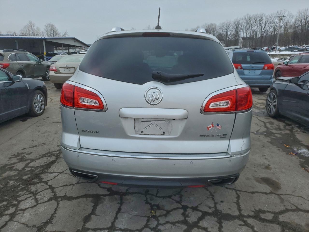 Buick Enclave Image 3