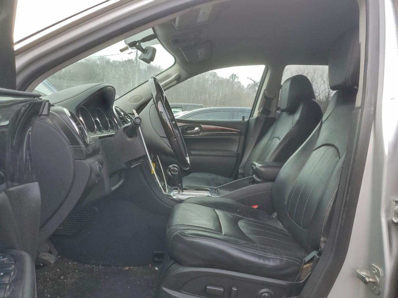 Buick Enclave Image 12