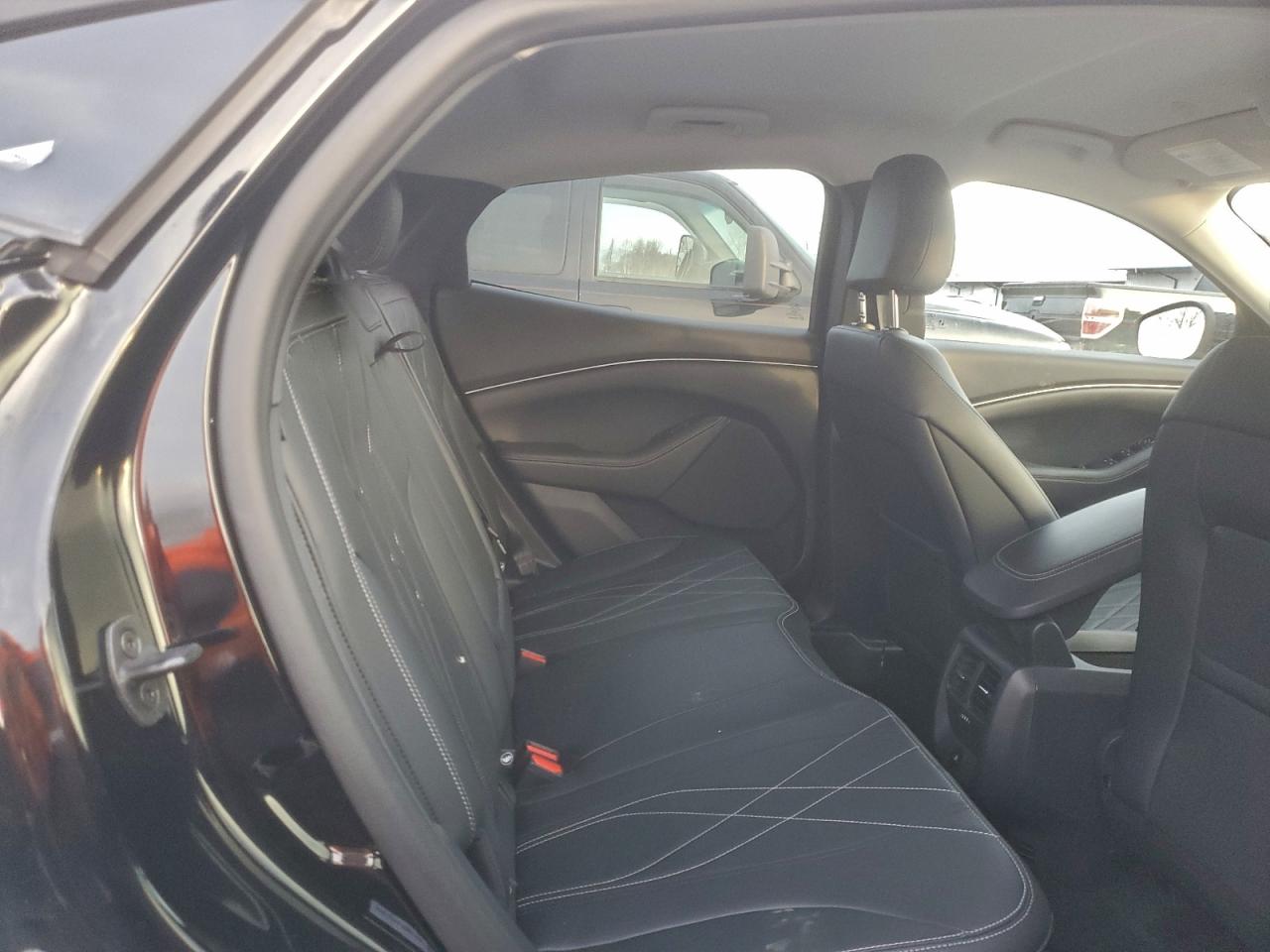 Ford Mustang Select Image 9