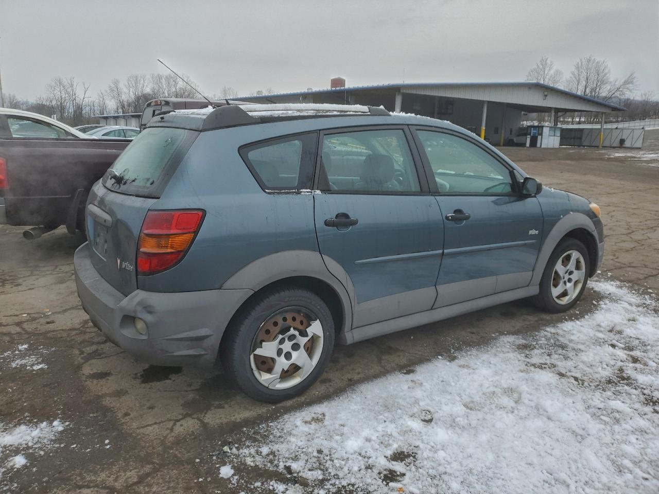 Pontiac Vibe Image 3