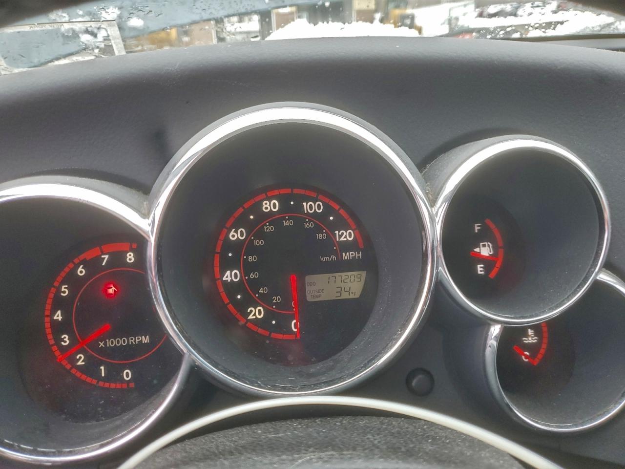 Pontiac Vibe Image 11