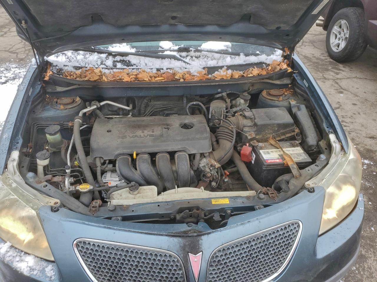 Pontiac Vibe Image 8