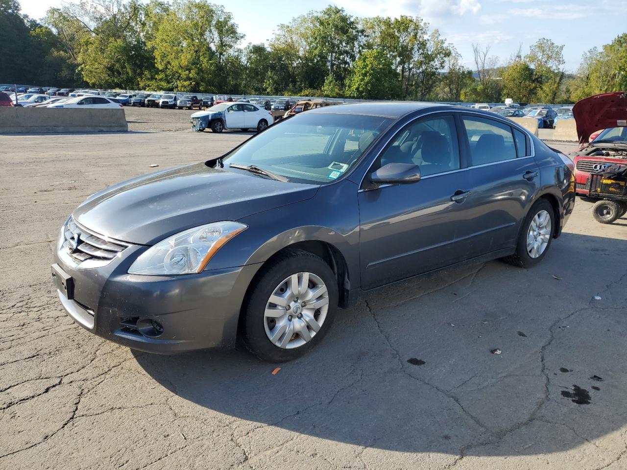 Nissan Altima Base Image 1