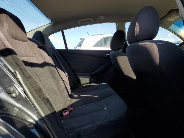 Nissan Altima Base Image 12