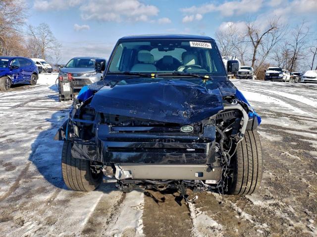 Land Rover Defender 110 Image 3