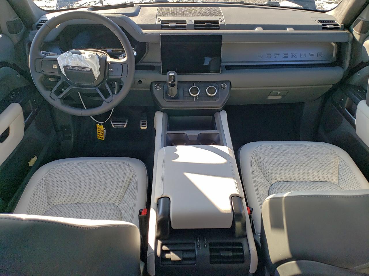 Land Rover Defender 110 Image 8