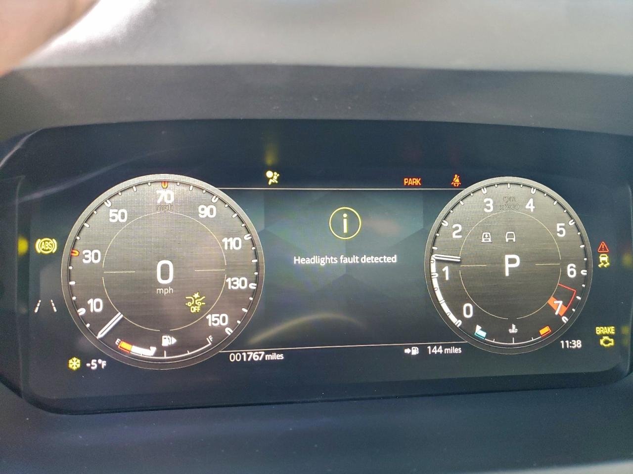 Land Rover Defender 110 Image 9