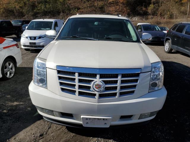 Cadillac Escalade Luxury Image 3