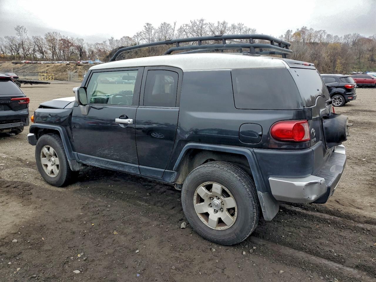 Toyota FJ Cruiser Image 4