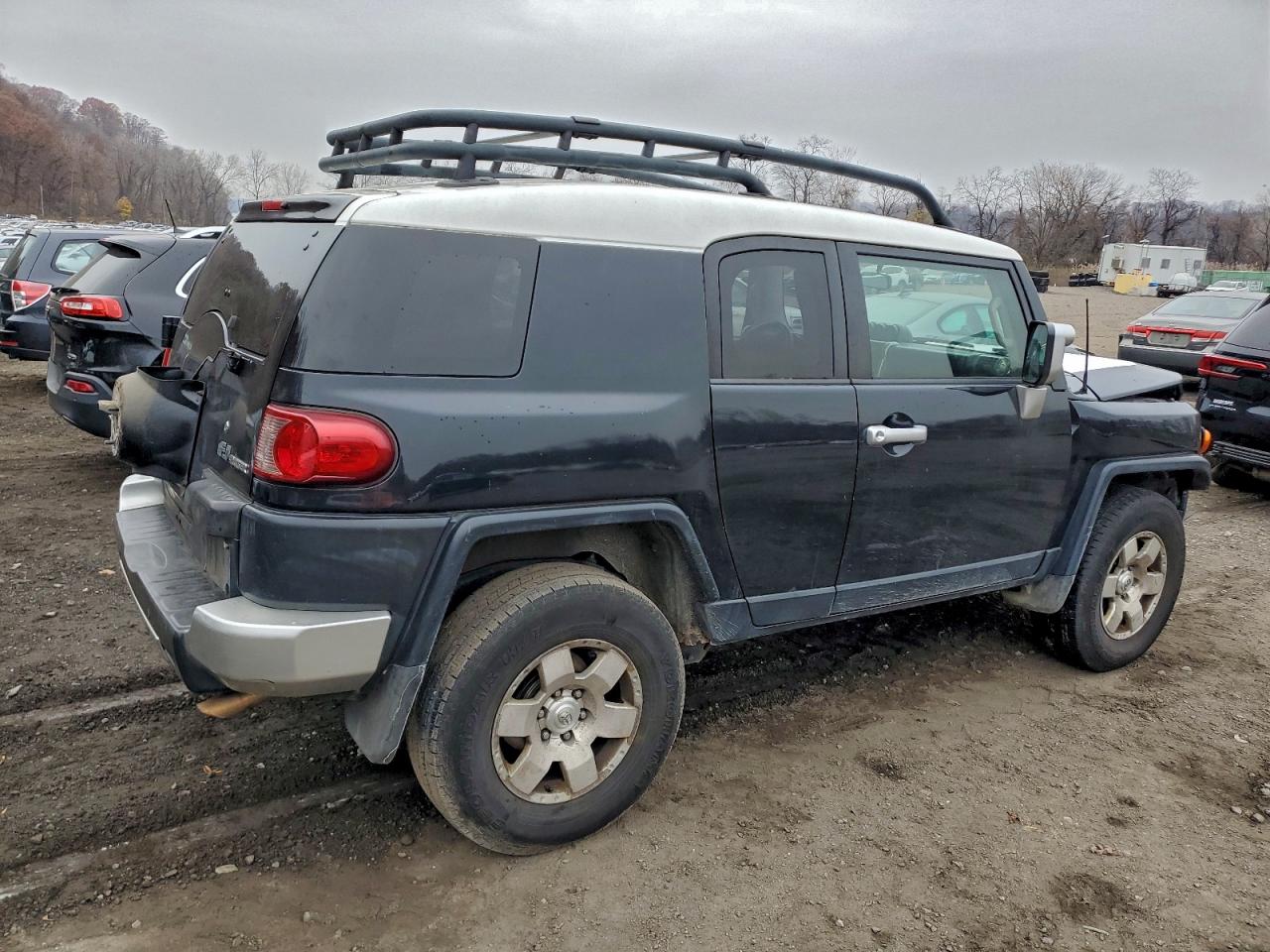 Toyota FJ Cruiser Image 3