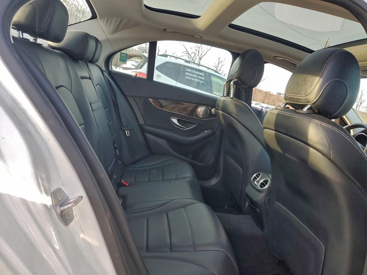 Mercedes-Benz C-Class 300 4matic Image 4