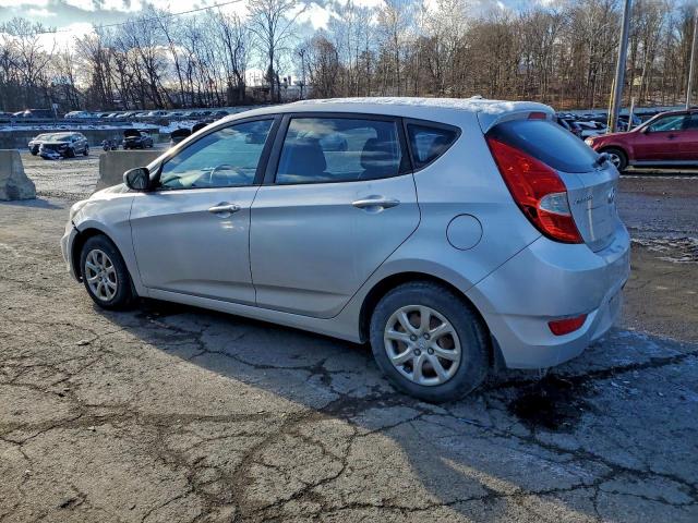 Hyundai ACCENT Gls Image 4