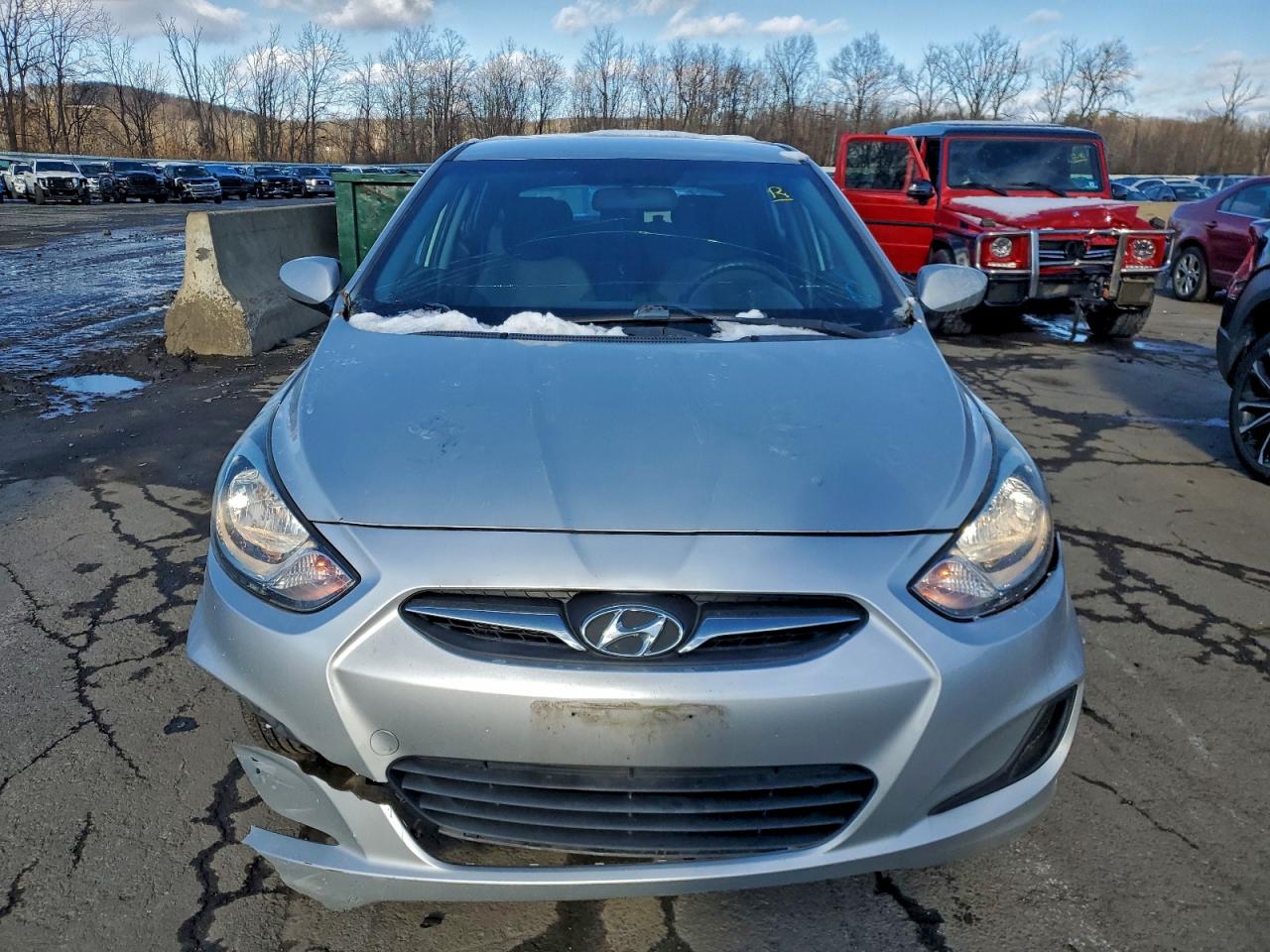 Hyundai ACCENT Gls Image 11