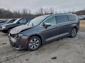  Salvage Chrysler Pacifica