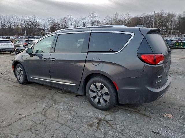 Chrysler Pacifica Hybrid Limited Image 4