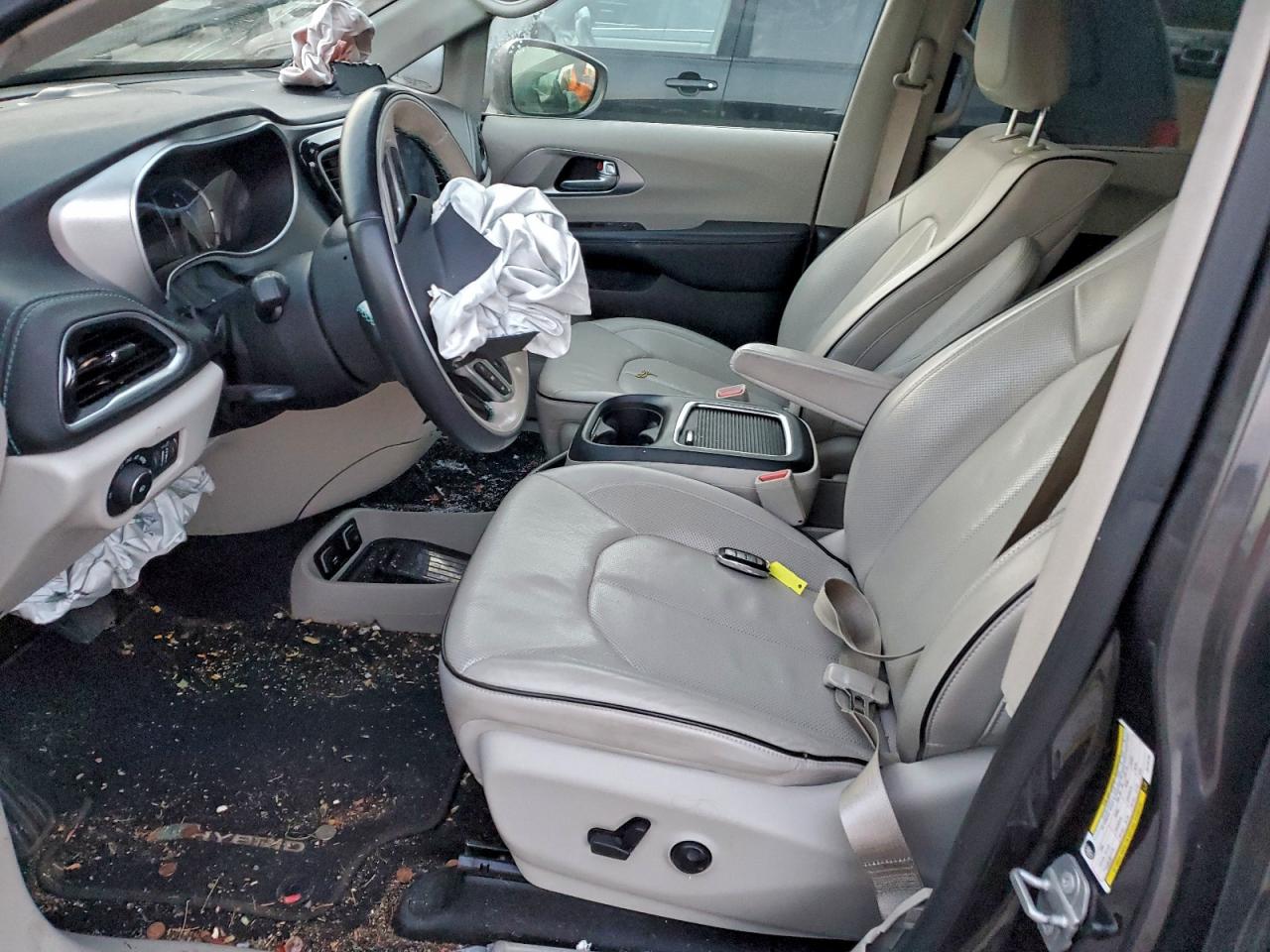 Chrysler Pacifica Hybrid Limited Image 12