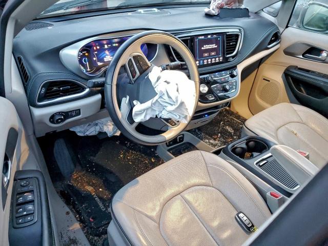 Chrysler Pacifica Hybrid Limited Image 11