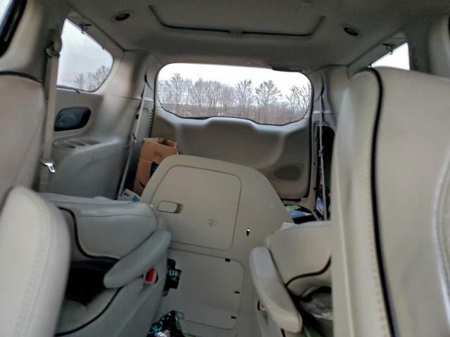 Chrysler Pacifica Hybrid Limited Image 2