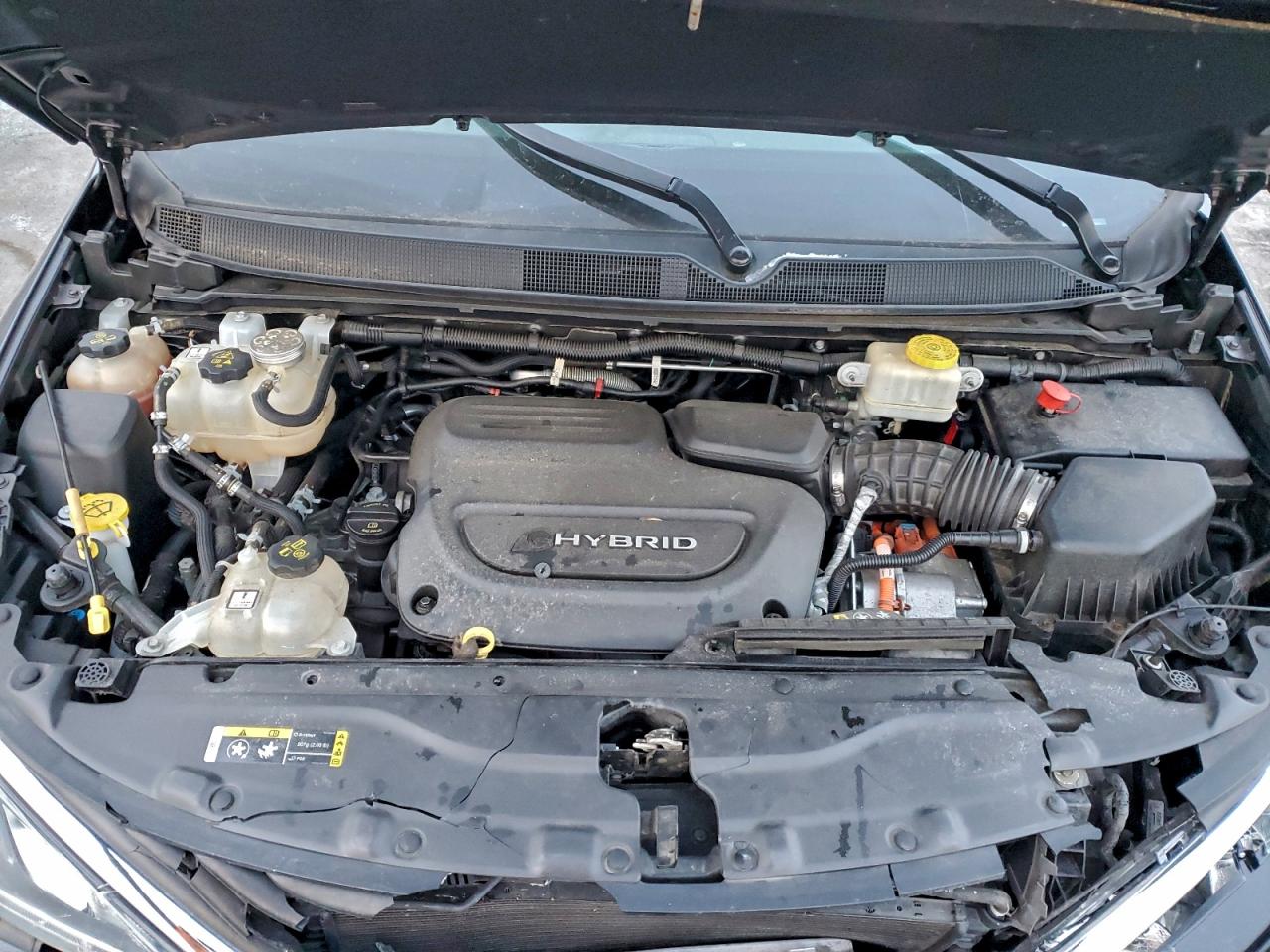 Chrysler Pacifica Hybrid Limited Image 3