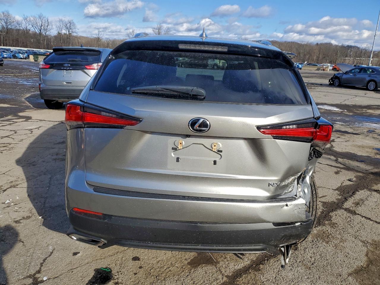 Lexus NX 300 Base Image 7