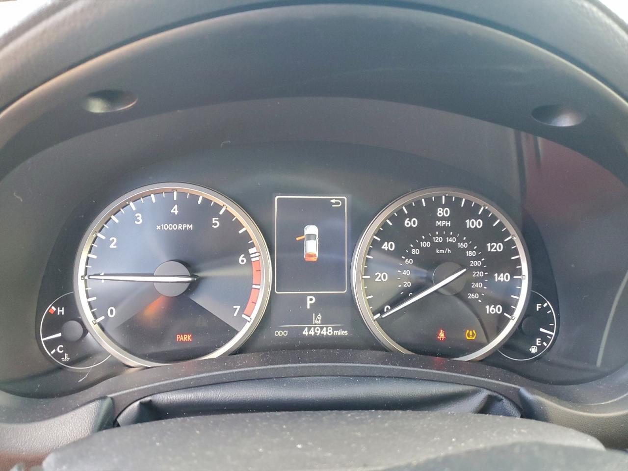 Lexus NX 300 Base Image 9