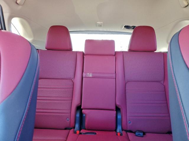 Lexus NX 300 Base Image 10