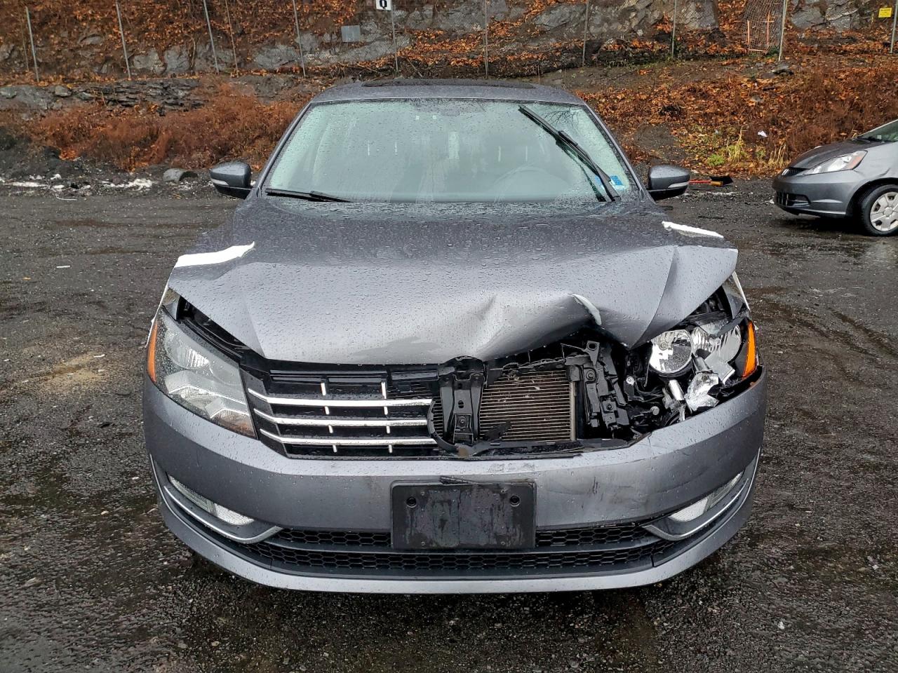 Volkswagen Passat Sel Image 9