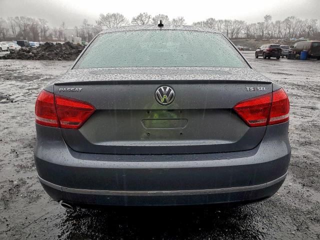 Volkswagen Passat Sel Image 4