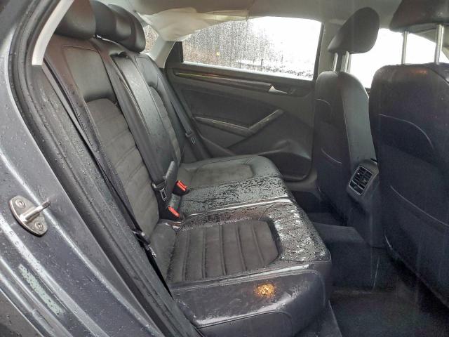 Volkswagen Passat Sel Image 7