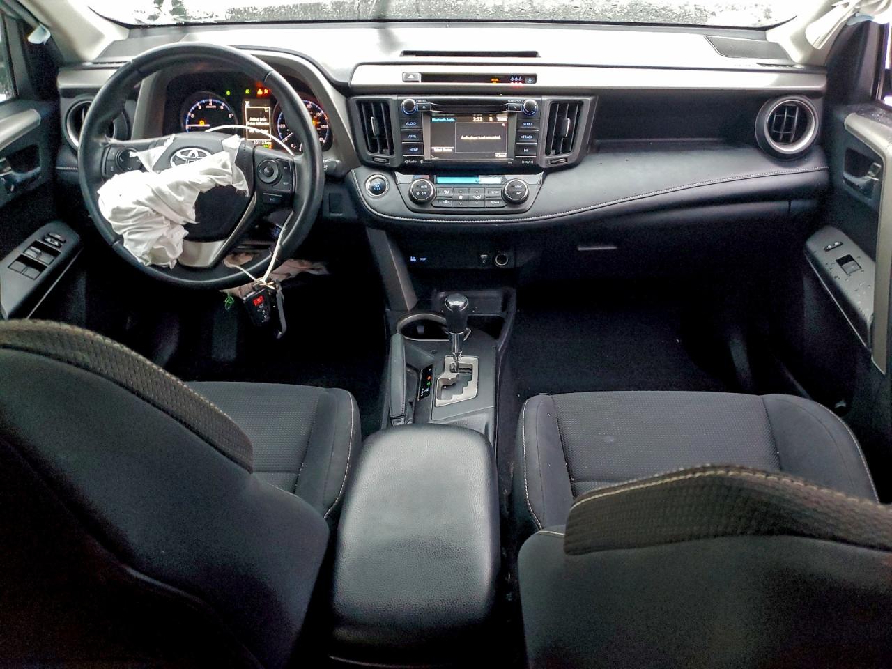 Toyota RAV4 Adventure Image 11