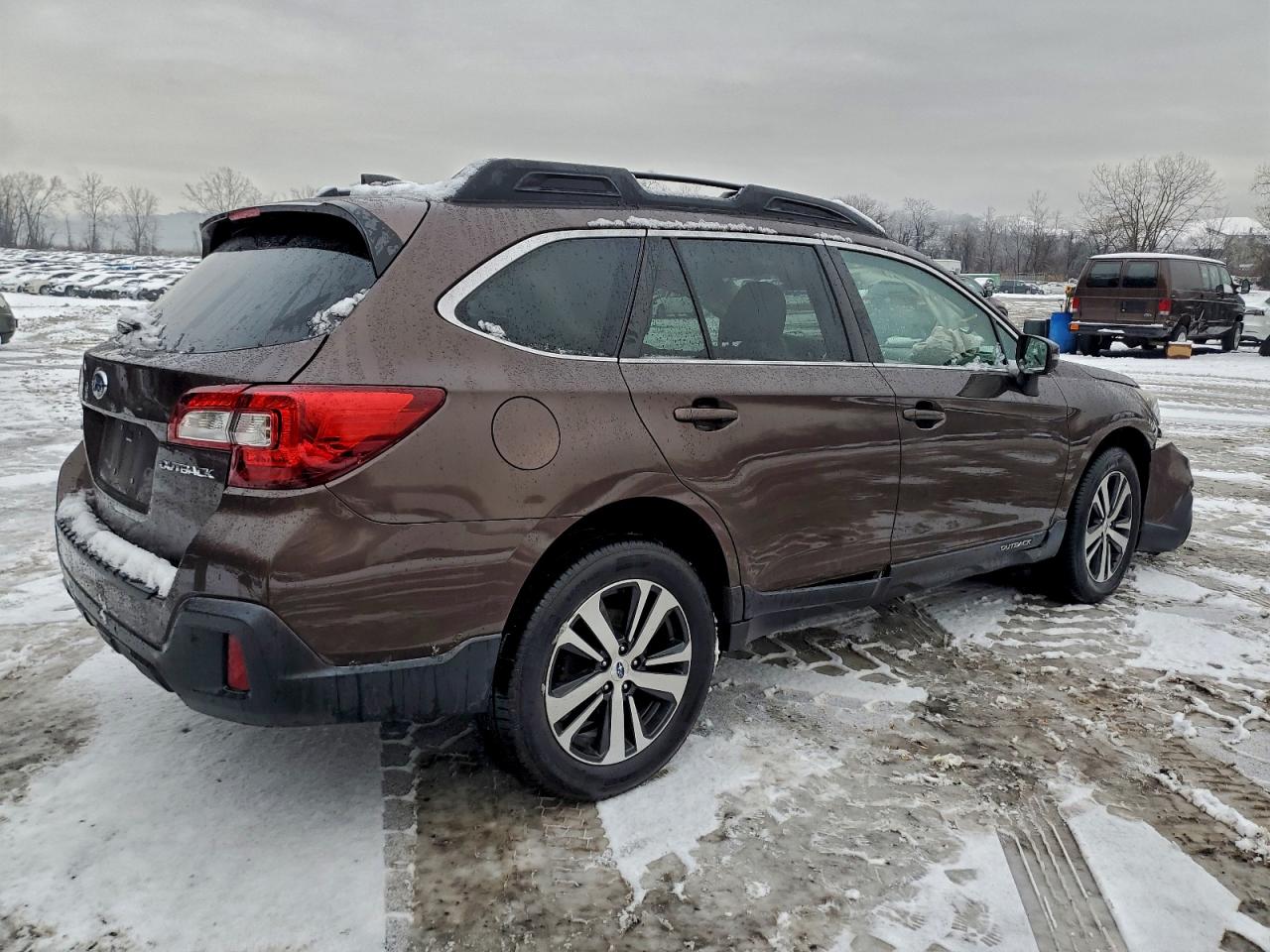 Subaru Outback 2.5i Limited Image 2
