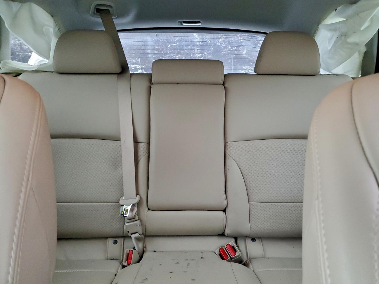 Subaru Outback 2.5i Limited Image 6
