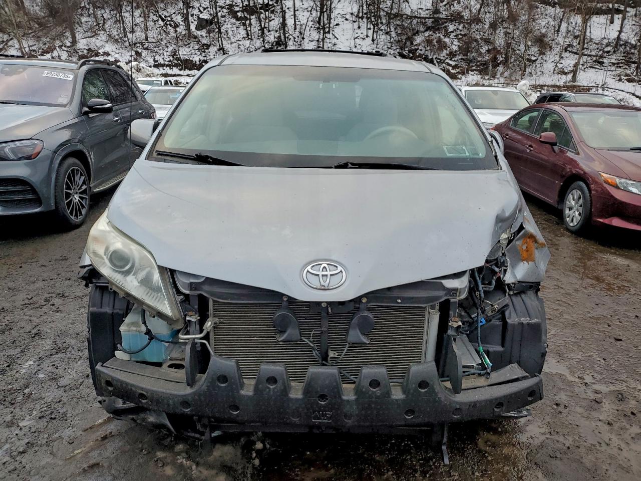 Toyota Sienna Le Image 5