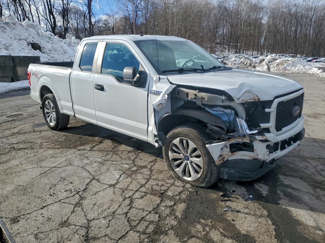 Ford F-150 Super Cab Image 5