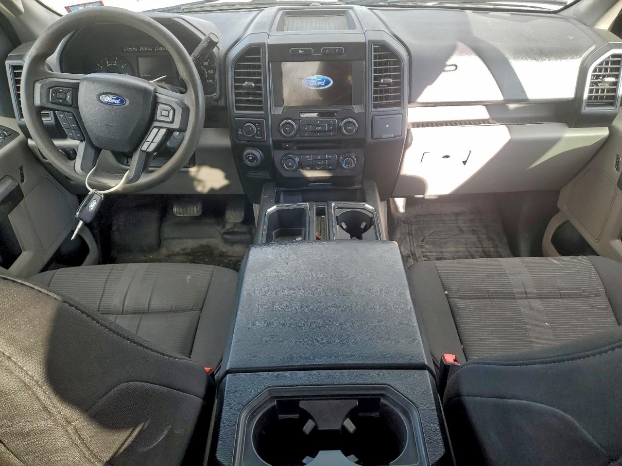 Ford F-150 Super Cab Image 9