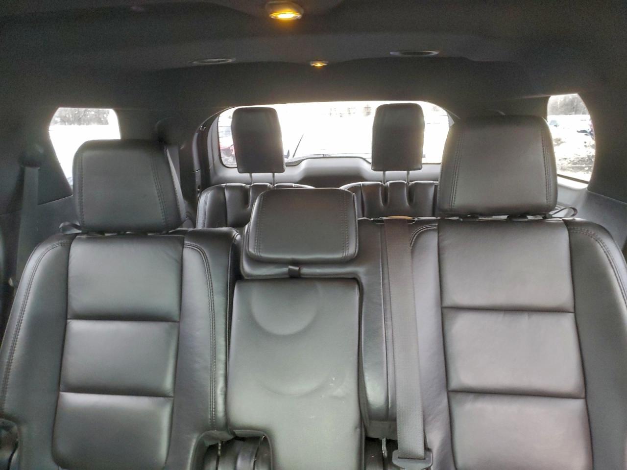 Ford Explorer Limited Image 5