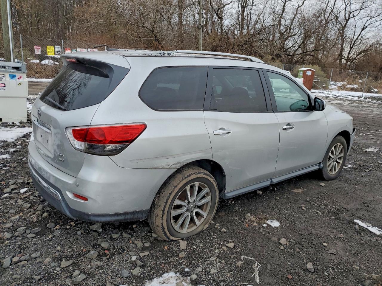 Nissan Pathfinder S Image 4