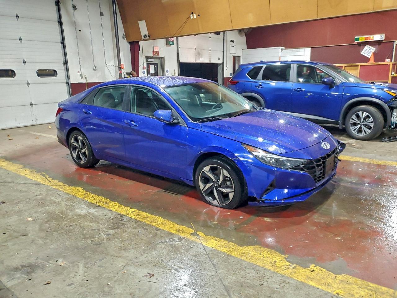 Hyundai ELANTRA Sel Image 2