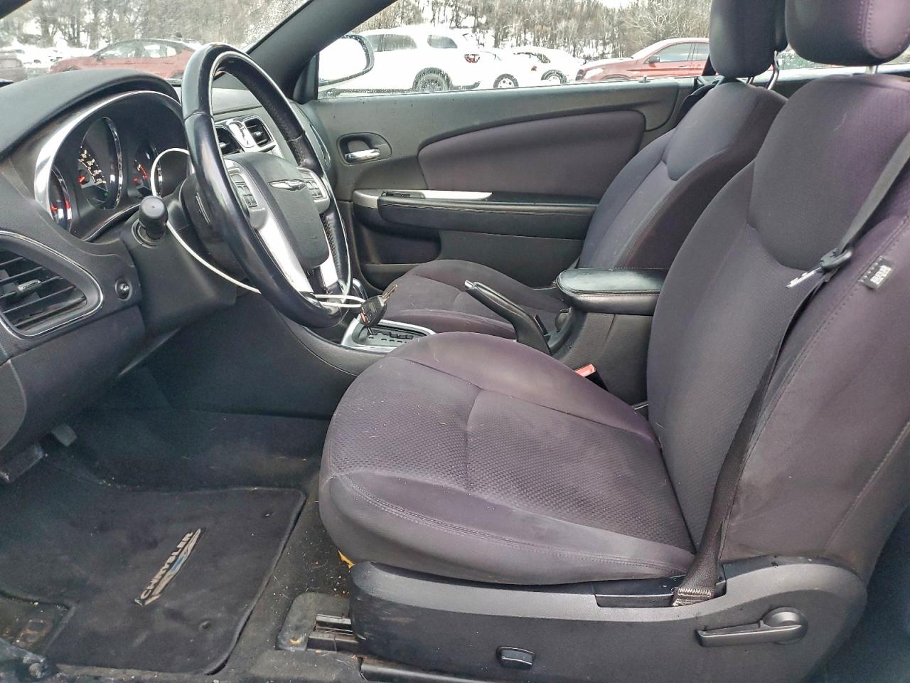 Chrysler 200 Touring Image 3