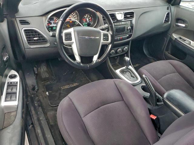 Chrysler 200 Touring Image 8