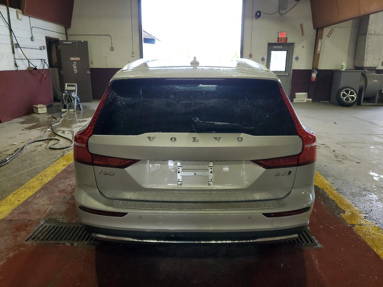 Volvo V60 Ultra Image 4