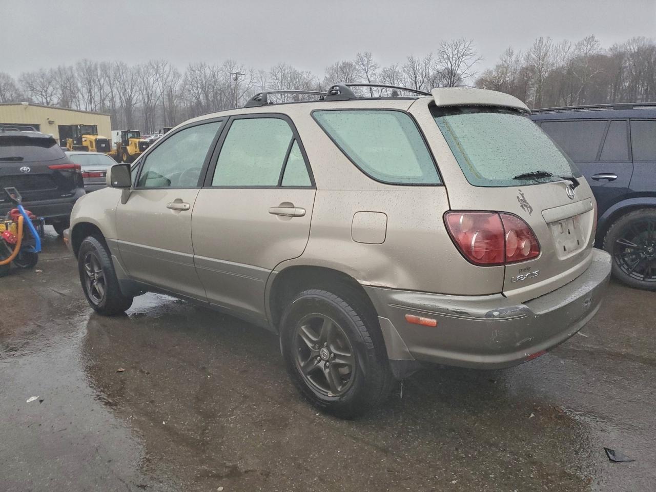 Lexus RX 300 Image 2